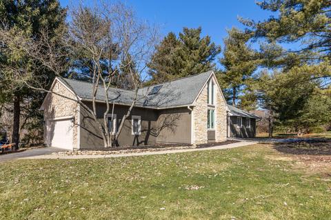 271 Delegate Dr, Columbus, OH 43235 photo 2