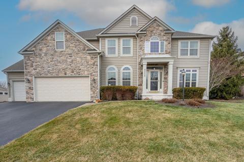 8008 Tree Lake Blvd, Powell, OH 43065