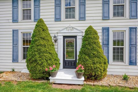 27368 Tarlton Adelphi Rd, Laurelville, OH 43135