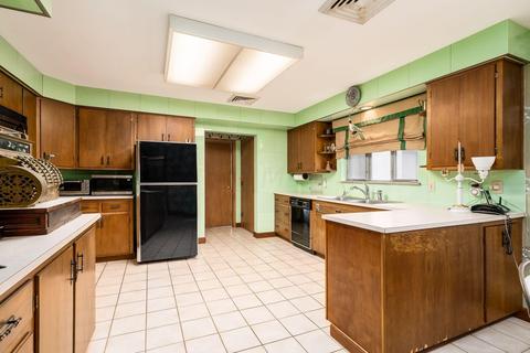 2585 E Broad St, Bexley, OH 43209 photo 16