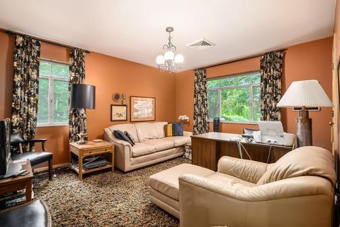 2585 E Broad St, Bexley, OH 43209 photo 30