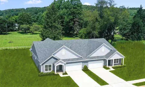 121 Faith Ln NE, Granville, OH 43023