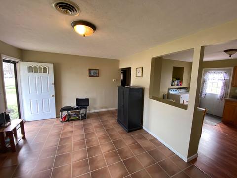 433 Ruth Ave, Circleville, OH 43113 photo 9