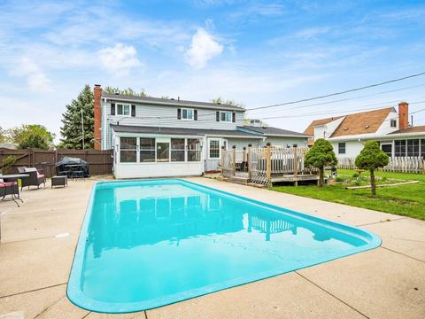 4148 Etna St, Whitehall, OH 43213