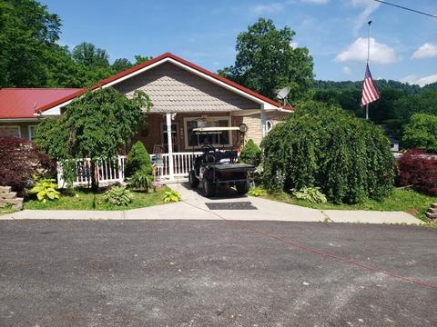 1233 13th St, West Portsmouth, OH 45663