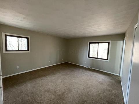 2210 E Audrey Dr, Newark, OH 43055 photo 4