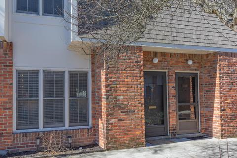 1584 Lafayette Dr, Columbus, OH 43220 | 19 Photos | MLS #223005949 - Movoto