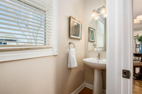 136 E 3rd Ave, Columbus, OH 43201 photo 17