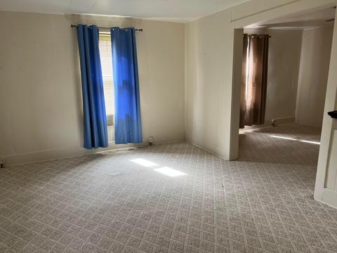 121 N Valley St, Corning, OH 43730 photo 2