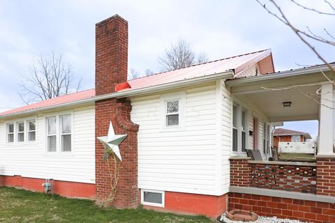 202 Triumph St, Jackson, OH 45640 photo 2