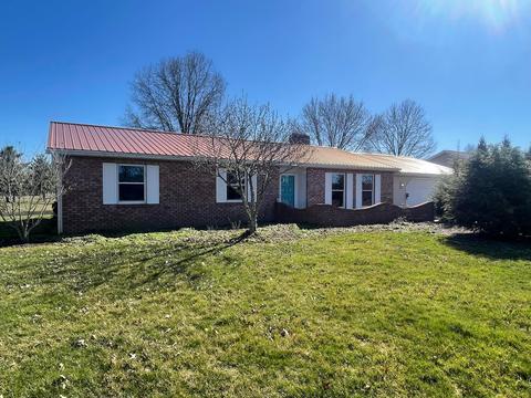 6150 Southview Dr, Nashport, OH 43830