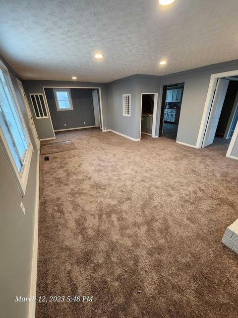 586 E Hunter St, Logan, OH 43138 photo 3