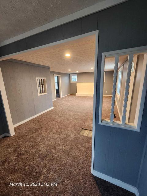 586 E Hunter St, Logan, OH 43138 photo 2