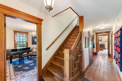 93 E New England Ave, Worthington, OH 43085 photo 6