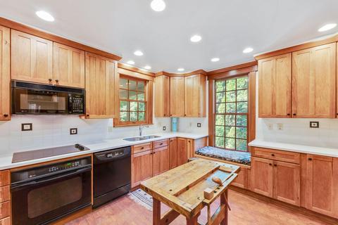 93 E New England Ave, Worthington, OH 43085 photo 17