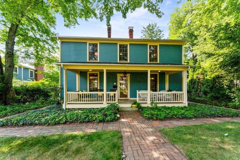 93 E New England Ave, Worthington, OH 43085