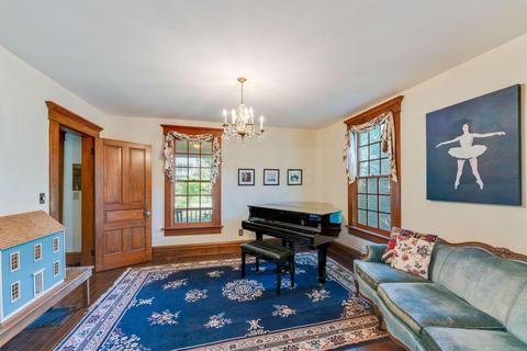 93 E New England Ave, Worthington, OH 43085 photo 9
