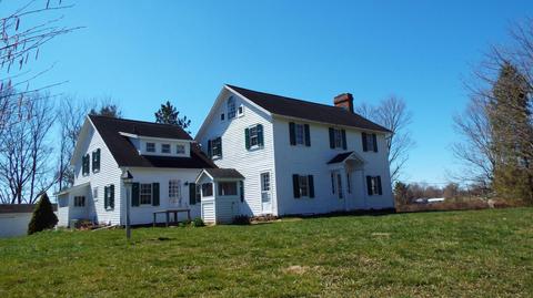 3740 Hebbardsville Rd, Athens, OH 45701