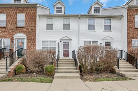 1026 Hartford Village Blvd, Columbus, OH 43228