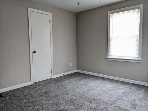 1325 Red Oaks Cir, Springfield, OH 45506 photo 9