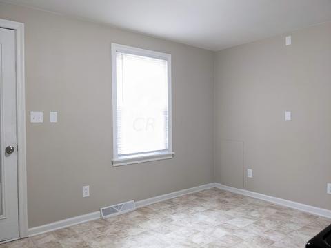 1325 Red Oaks Cir, Springfield, OH 45506 photo 5