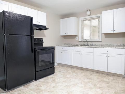 1325 Red Oaks Cir, Springfield, OH 45506 photo 2
