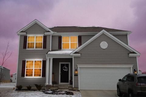 124 Kennedy Park Dr, Granville, OH 43023