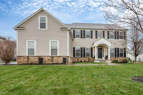 5572 Blue Star Dr, Grove City, OH 43123