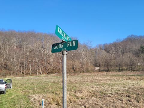 421 Valentine Rd, Ray, OH 45672 photo 2