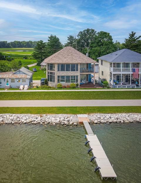 12978 W Bank Dr NE, Millersport, OH 43046