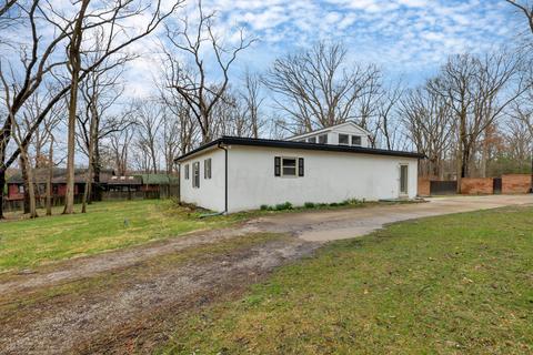 887 Plum Tree Dr, Columbus, OH 43235