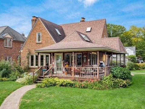 951 Montrose Ave, Columbus, OH 43209