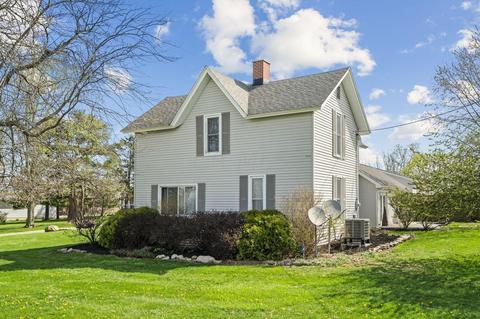2094 Agosta Meeker Rd N, New Bloomington, OH 43341