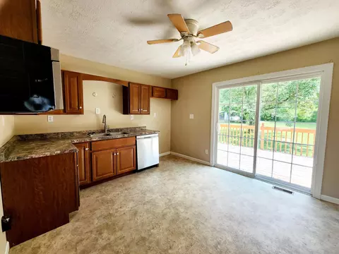 6451 Putnam Dr, Circleville, OH 43113 photo 8