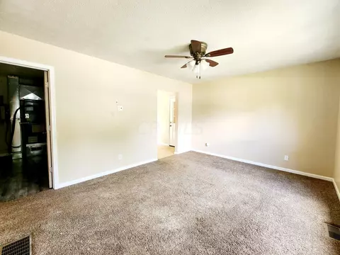 6451 Putnam Dr, Circleville, OH 43113 photo 3