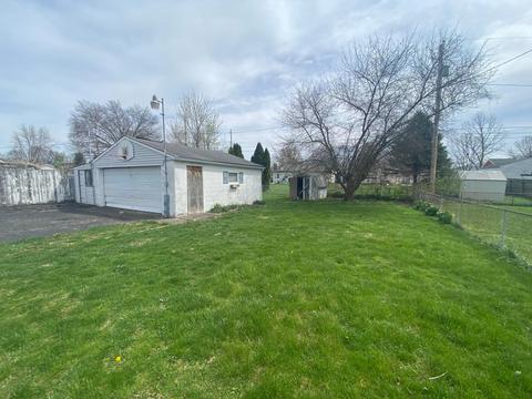 384 Westport Dr, Groveport, OH 43125