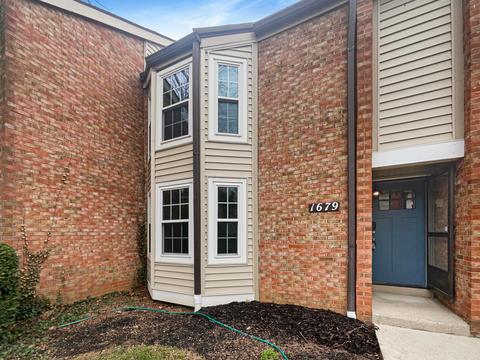 1679 Saint Albans Ct #22-79, Columbus, OH 43220