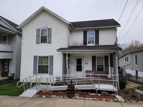 210 E Main St, Junction City, OH 43748