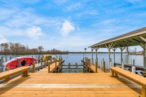 50 Nautica Way, Buckeye Lake, OH 43008