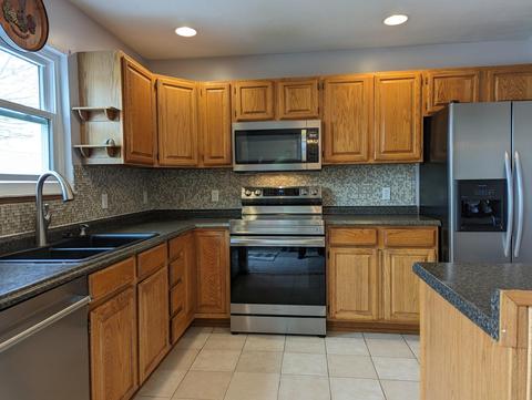 2805 Conowoods Dr, Springfield, OH 45503 photo 2