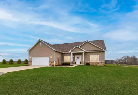 14092 Dutch Cross Rd, Centerburg, OH 43011