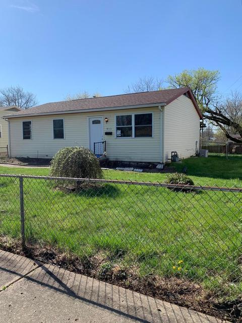 933 Robinson Dr, Springfield, OH 45506 photo 2