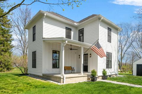 6097 Mink St SW, Pataskala, OH 43062