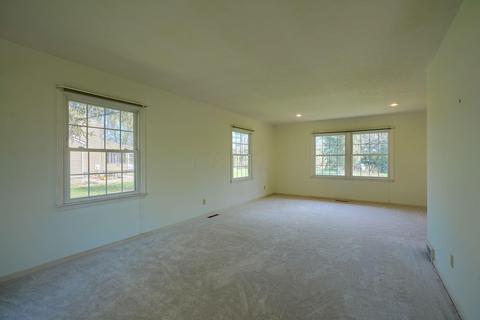 720 Hawthorne Dr, Circleville, OH 43113 photo 14
