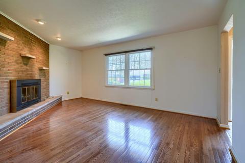 720 Hawthorne Dr, Circleville, OH 43113 photo 10