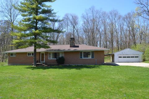 1045 White Oak Dr, Springfield, OH 45504