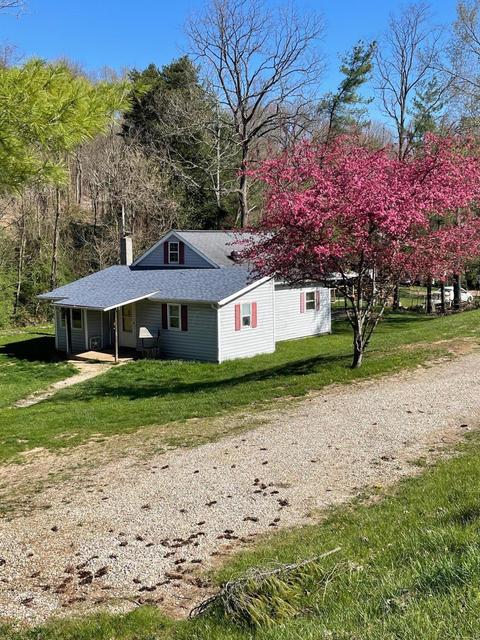 26506 State Route 180, Rockbridge, OH 43149
