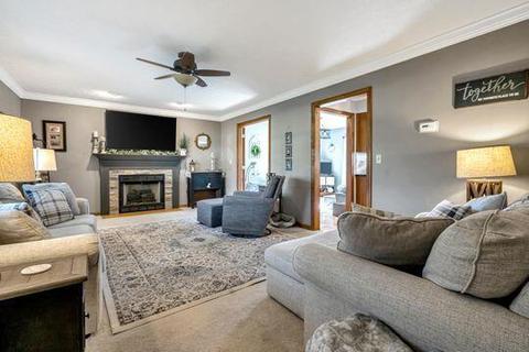 377 Harwich Rd, Circleville, OH 43113 photo 8