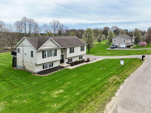 6640 Wilson Ln, Nashport, OH 43830