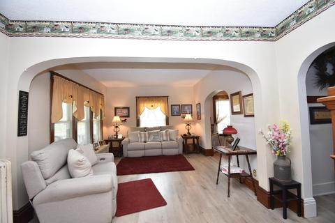 826 S Myrtle Ave, Willard, OH 44890 photo 2